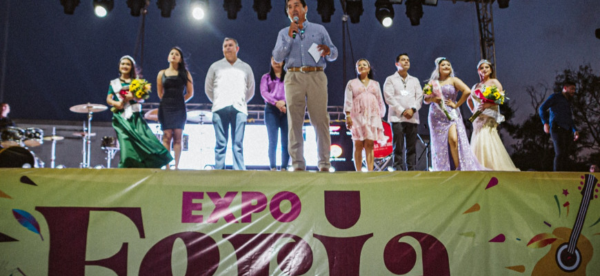 Inaugura Alcalde Mario López, Expo Feria Matamoros 2023; cientos de familias asisten a presenciar espectaculo de Chiquis Rivera.