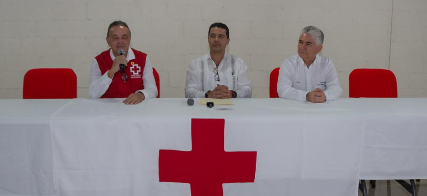 El municipio de Matamoros y el Club Rotario se unen para donar dos carros-camilla a la Cruz Roja