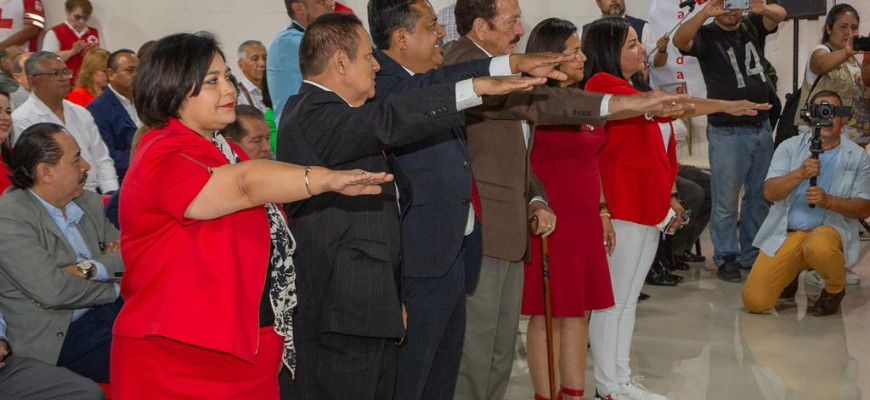 Alcalde Mtro. Mario López atestigua toma de protesta de nueva directiva de la Cruz Roja Mexicana Delegación Matamoros
