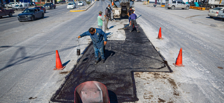Gobierno de Matamoros intensifica acciones de bacheo en avenidas principales, que fueron afectadas por lluvias