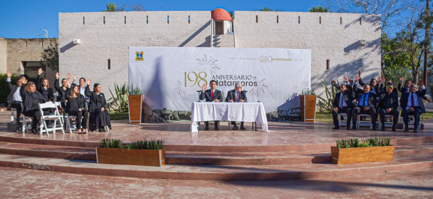 En sesión solemne de Cabildo, Alcalde Mario López da lectura a Decreto que concede a la Congregación del Refugio el título de \"Villa de Matamoros\"