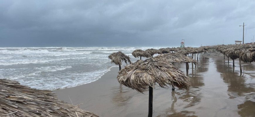 Cierran Playa Bagdad a visitantes por peligro que representa Tormenta Tropical “Alberto”