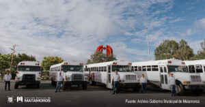 Transporte Escolar Público entregado por Alberto Granados