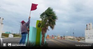 Bandera Roja en Playa Bagdad