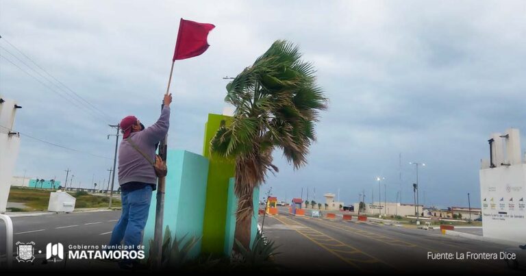 Bandera Roja en Playa Bagdad