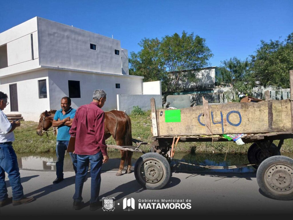 Alcalde ofrece trabajo a carretoneros en Matamoros