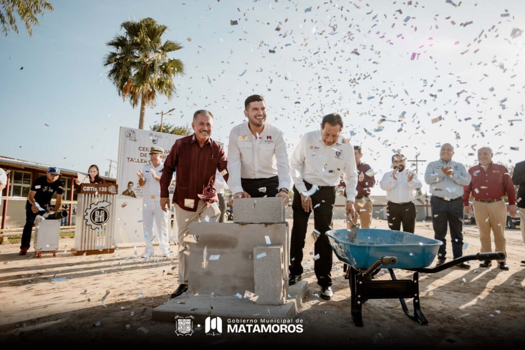 Alberto Granados coloca la primera piedra en nuevo edificio CBTIS 135