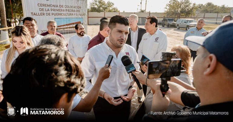 Alberto Granados coloca la primera piedra en nuevo edificio CBTIS 135