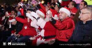 Brilla la Navidad en Matamoros; el Presidente Municipal Alberto Granados encabeza el encendido del Pino y desfile Navideño"