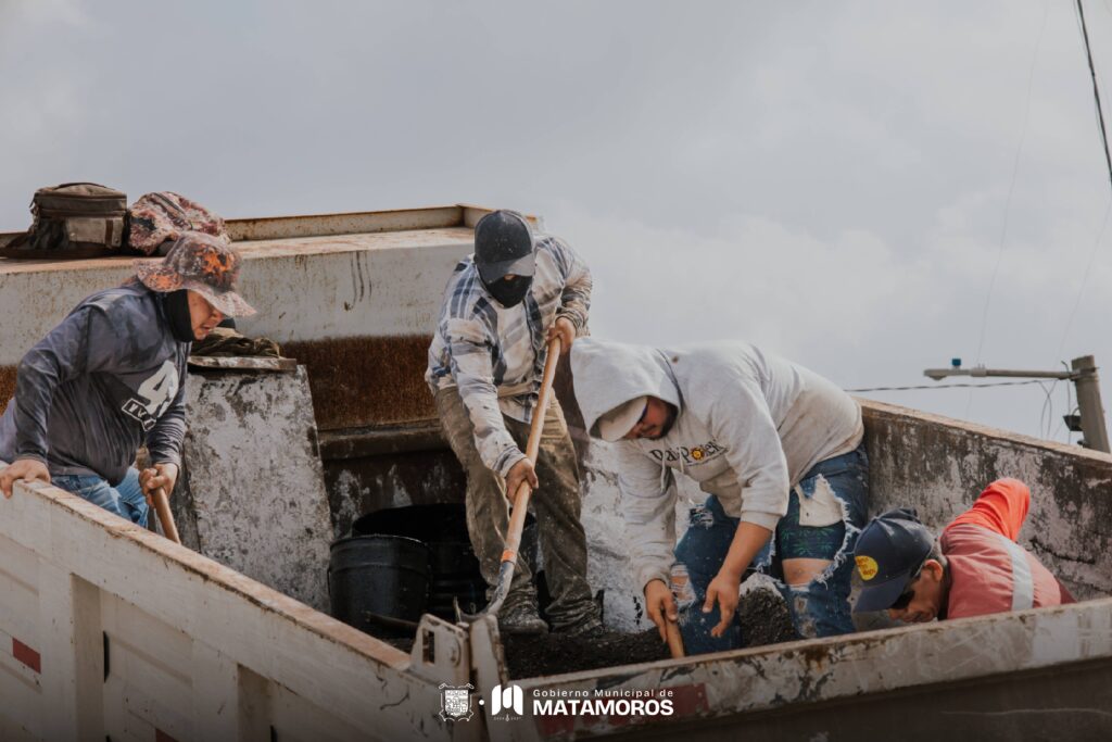 Gobierno Municipal Realiza Acciones de Mejoramiento Vial en Diversos Sectores