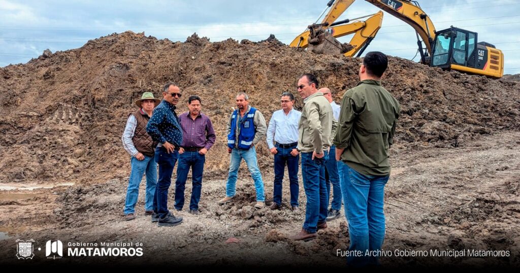 Inicia recorrido del gerente general de la JAD en obras de drenaje en Matamoros