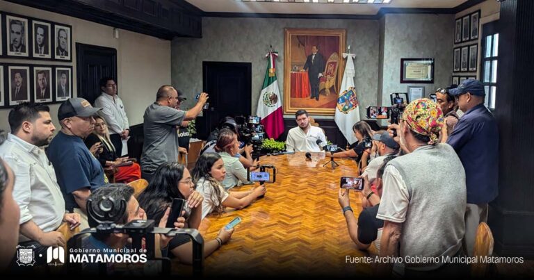 Acuerdan gobierno municipal y carretoneros que no volverán a recolectar basura con equinos