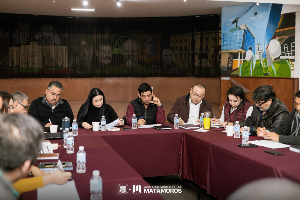 Contraloría Municipal encabeza reunión de seguimiento de avance de obras públicas