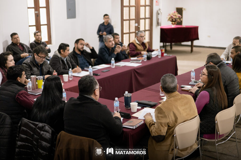 Contraloría Municipal encabeza reunión de seguimiento de avance de obras públicas