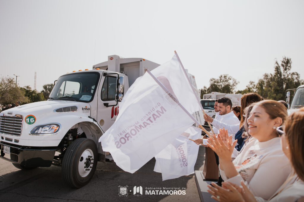 Entrega Presidente Municipal Alberto Granados nuevos camiones compactadores para reforzar limpieza pública en Matamoros