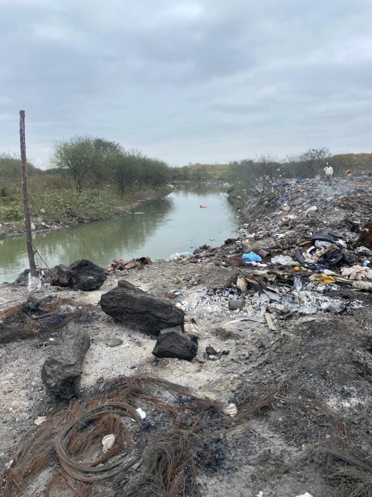 Amonesta Gobierno Municipal por Tirar Basura en el Dren Las Vacas