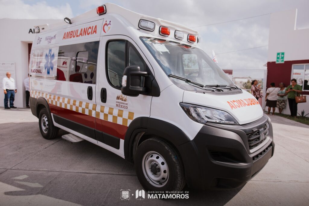 DIF Matamoros recibe ambulancia donada por el Club Rotario Matamoros Sur