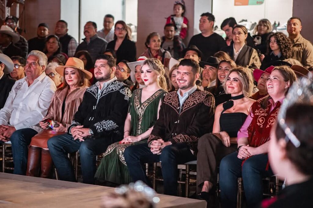 Desfile de Cueras Tamaulipecas Engalanan las Fiestas Mexicanas