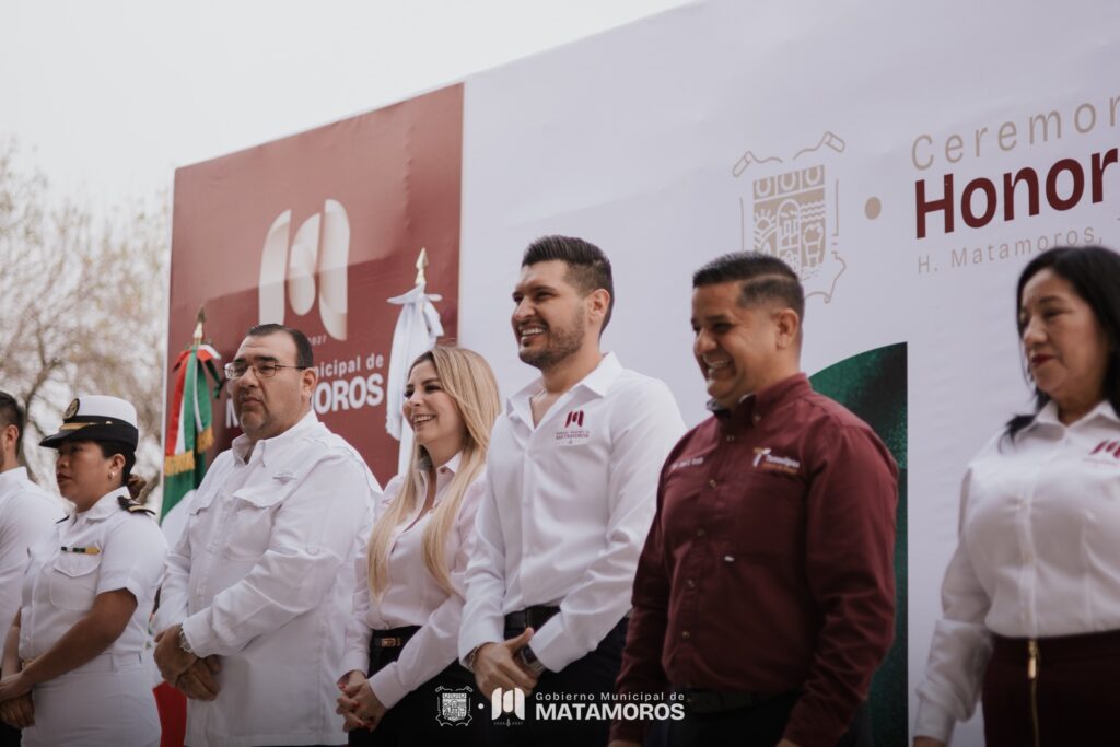 Encabeza Presidente Municipal ceremonia de honores al lábaro patrio en primaria María Isabel Mata Alvarado