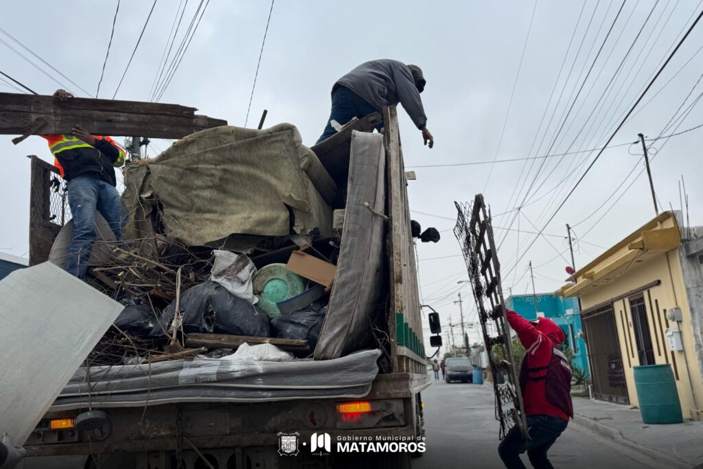 Retira Gobierno de Matamoros 14 toneladas de Basura en Valle Real