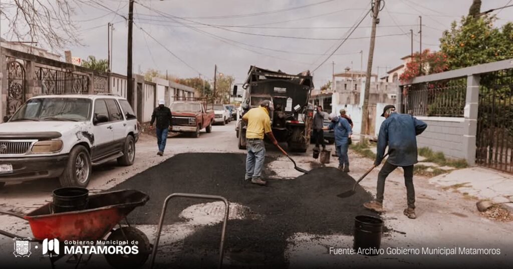 Continúan labores de mejoramiento vial en la colonia Bagdad Sur