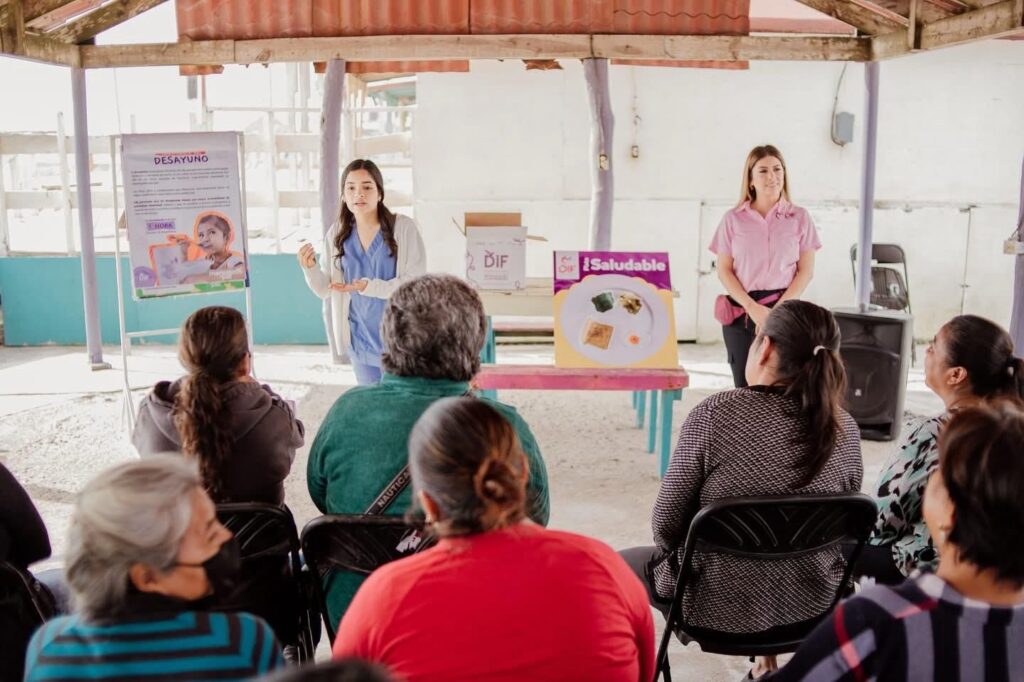 Entrega DIF Matamoros Despensas a los habitantes de la Playa Bagdad