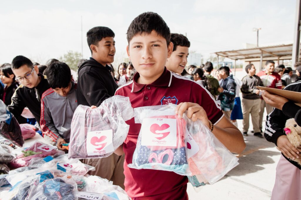 Lleva DIF Matamoros Brigada Asistencial a la Secundaria No. 9