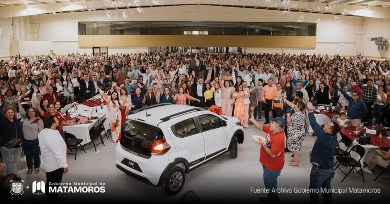 Celebra Presidente Municipal a 4 mil maestros de Matamoros