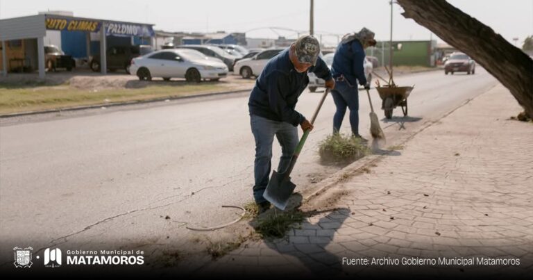 Continúa la mejora y embellecimiento en espacios públicos