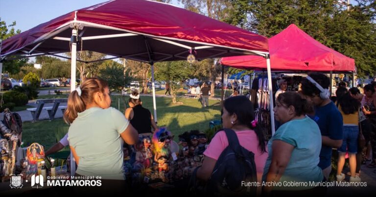 Gobierno Municipal y Dirección de Cultura realizan con éxito el “Mercadito del Día de las Madres”