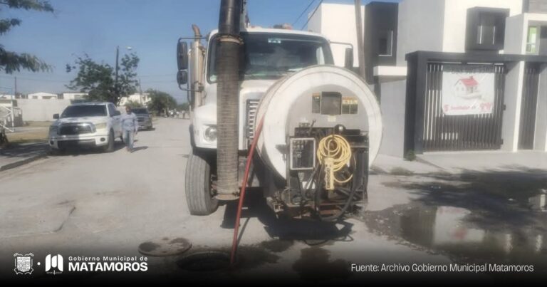 JAD realiza trabajos de limpieza y desazolve en la colonia Esperanza