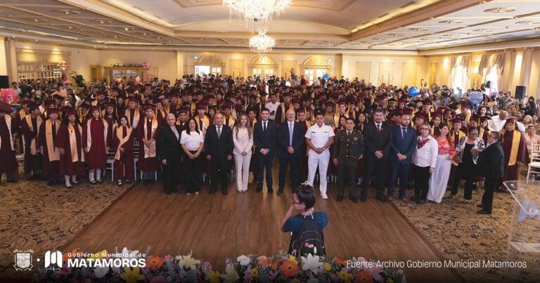 Presidente Municipal, padrino de generación del COBAT Plantel 20