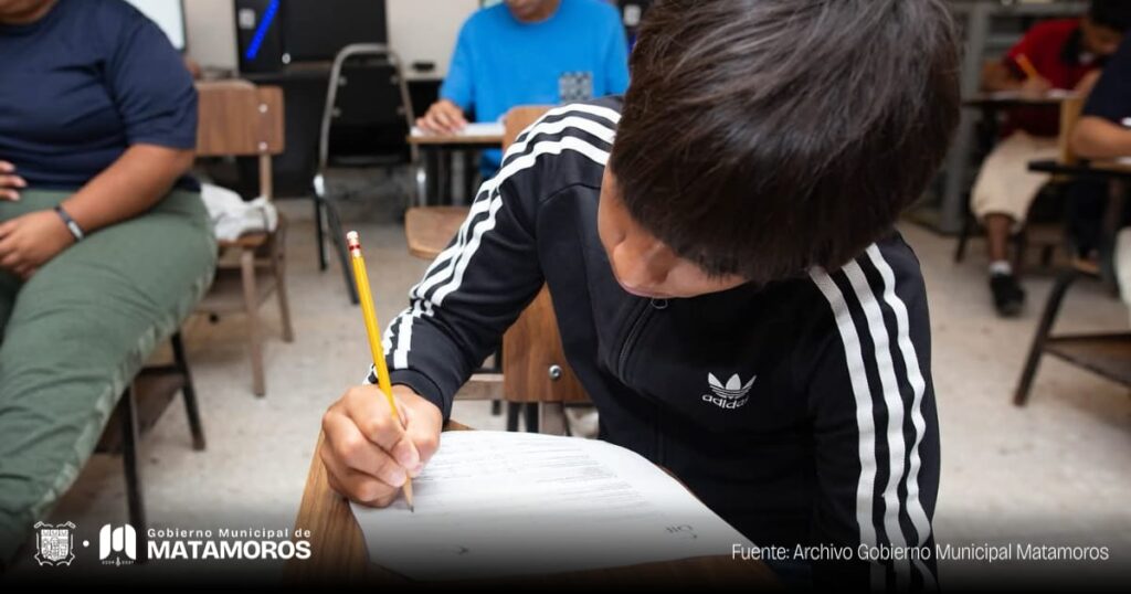 Jóvenes del Programa “Mis Pies Sobre Nuestras Raíces” de DIF Matamoros presentan su tercer examen de evaluación en el ITEA