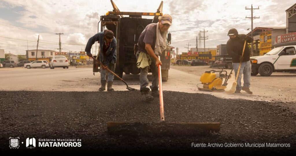 Gobierno de Matamoros realiza trabajos de mejoramiento vial en la colonia Casablanca