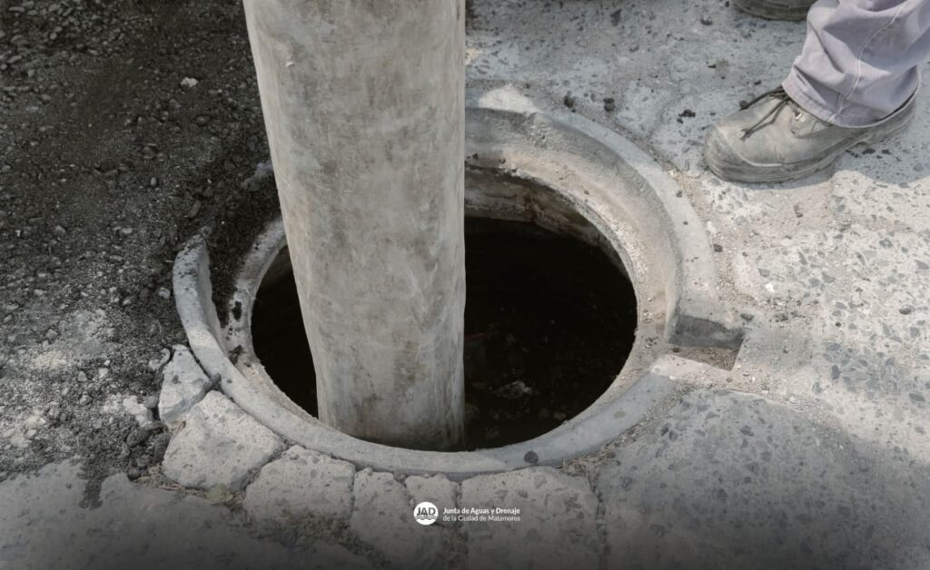 Gobierno de Matamoros refuerza limpieza de drenaje en Matamoros