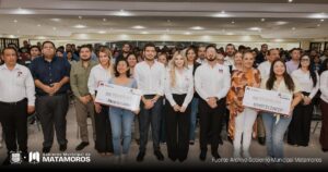 Presidente Municipal entrega apoyos del programa “Mi Título” en beneficio de estudiantes matamorenses