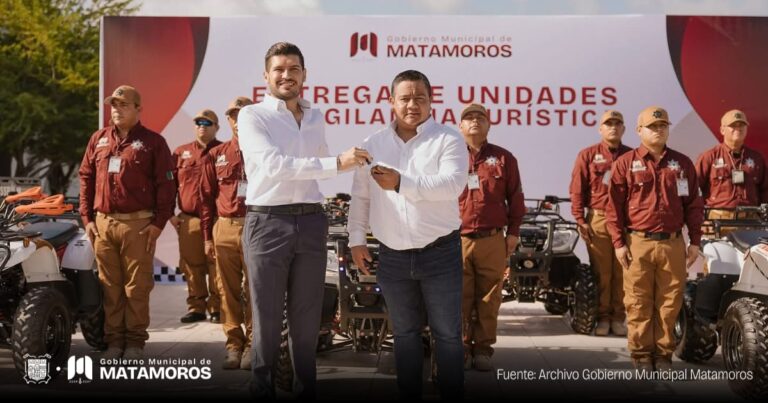 Refuerza Presidente Municipal la seguridad en Matamoros con entrega de equipo y uniformes a la Policía Turística