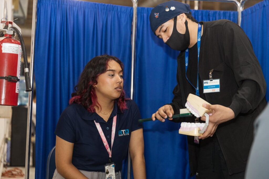 DIF Matamoros continúa fomentando el cuidado de la salud con Brigada Asistencial en la Maquiladora ATD