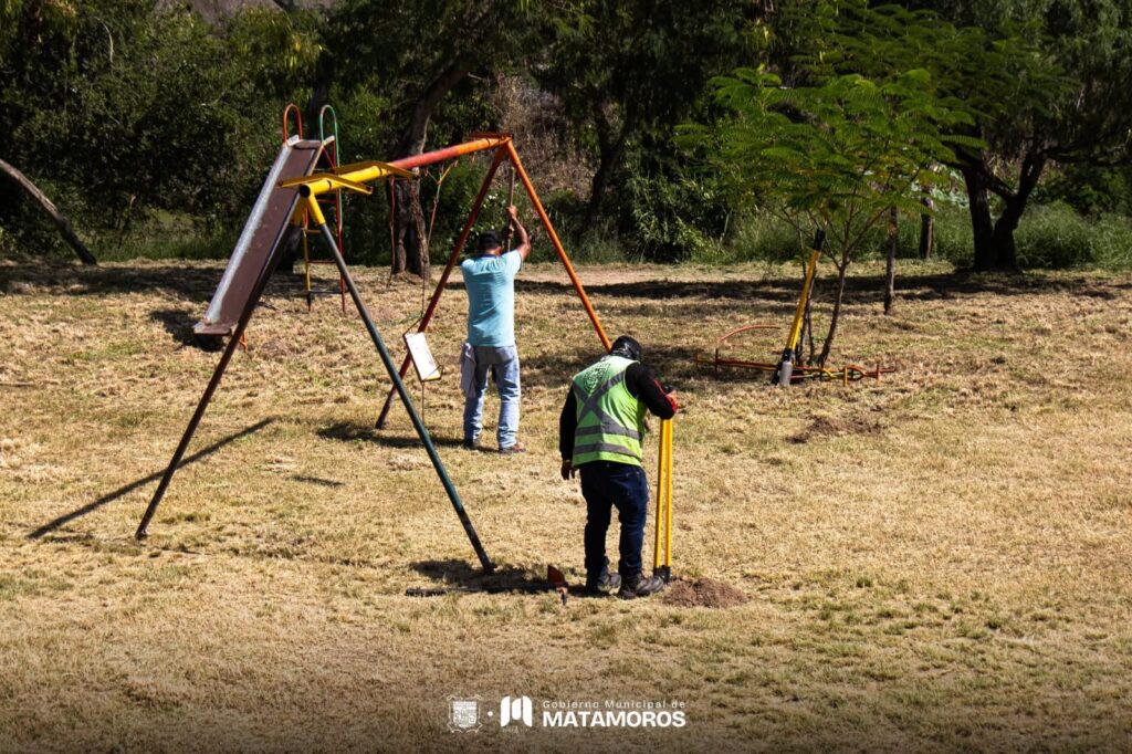 Gobierno de Beto Granados trabaja en la rehabilitación de las canchas y área verde del bordo de Avenida Tamaulipas