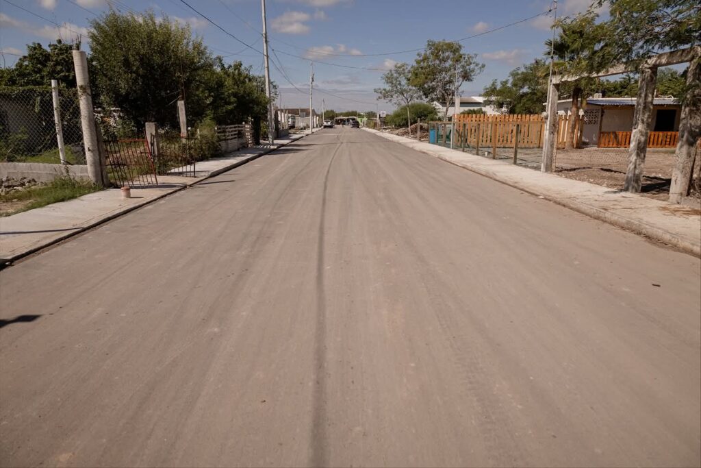 Gobierno municipal invierte más de seis millones de pesos en vialidades que conectan y mejoran la ciudad; se beneficia a la colonia El Alto