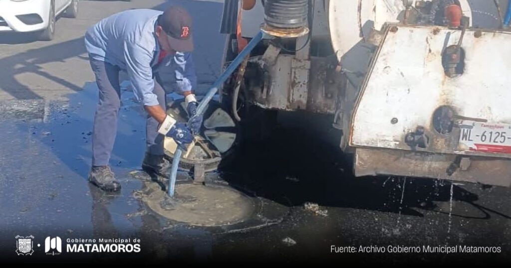Exhorta el Presidente Municipal, cuidar juntos el drenaje de Matamoros