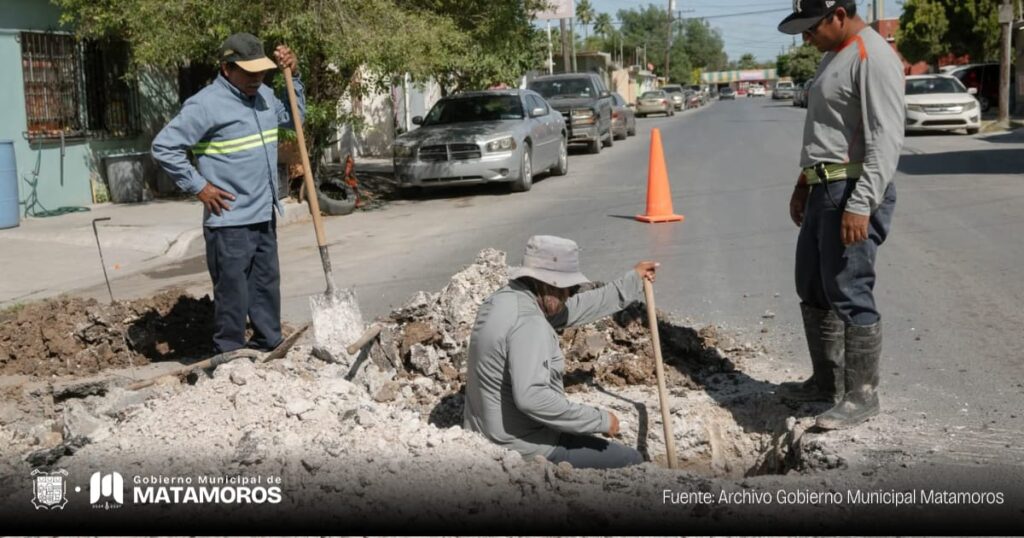 Por instrucción de Presidente Municipal, se repara fuga de agua en Fraccionamiento Puerto Rico