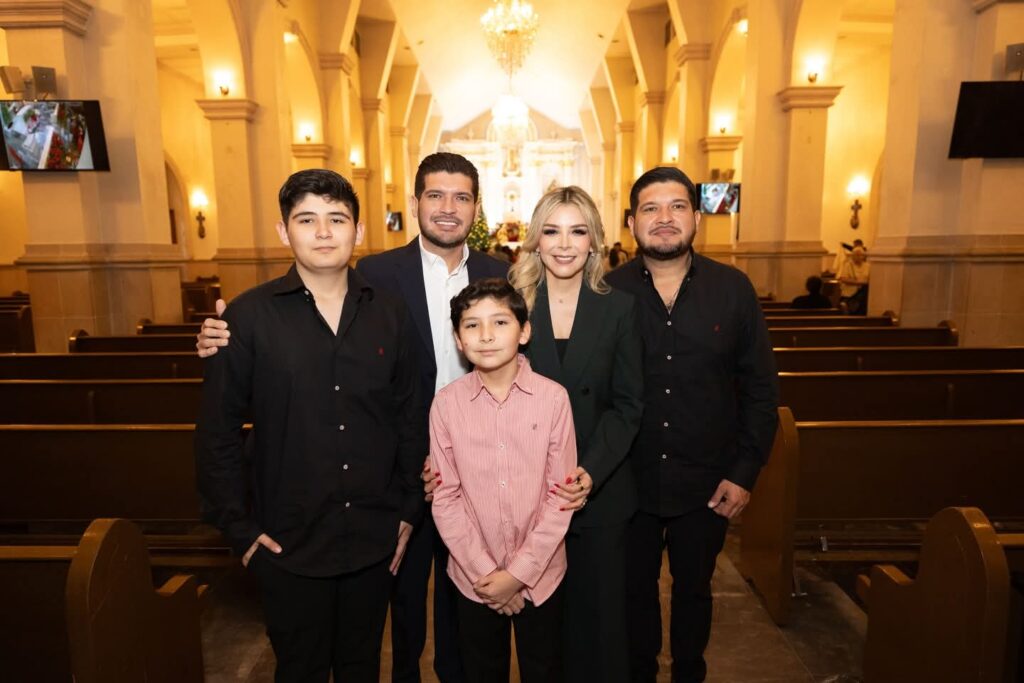 Alcalde Beto Granados comparte mensaje de fe y unidad tras acudir a la Misa de Noche Buena en la Catedral de Matamoros