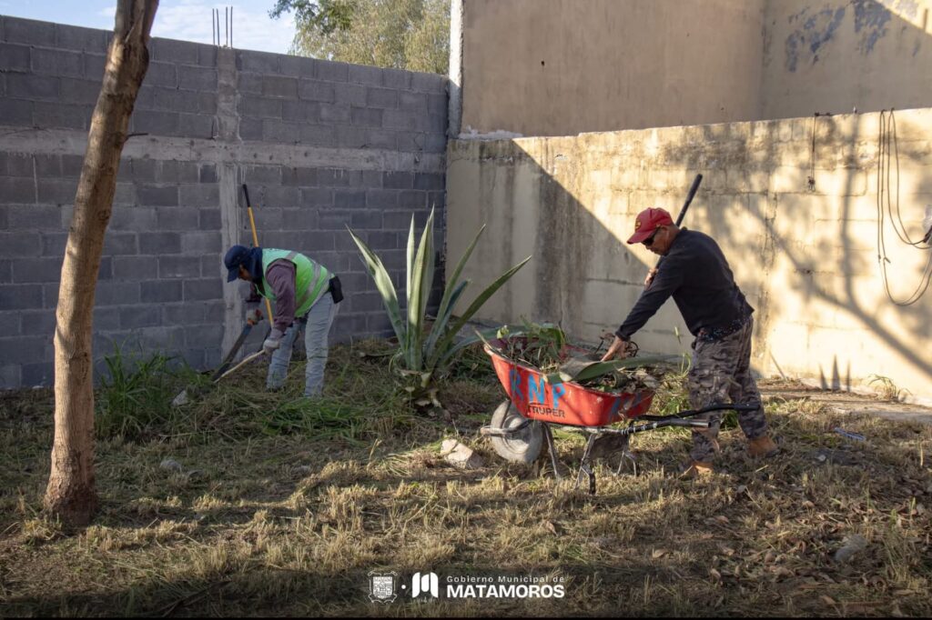 Avanza la rehabilitación de áreas verdes en el Fraccionamiento Praderas: Beto Granados