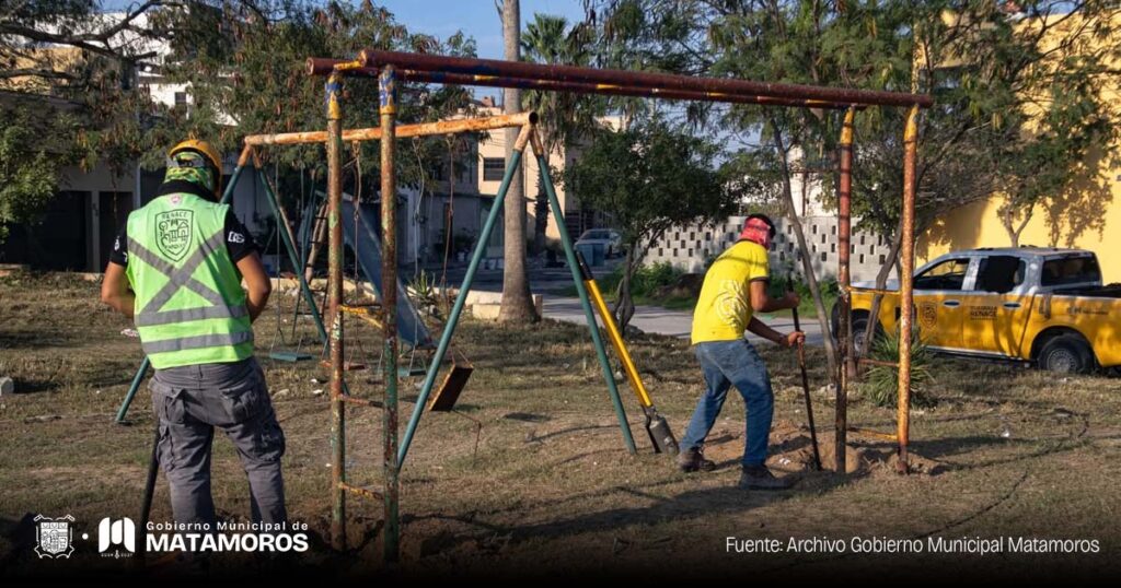 Avanza la rehabilitación de áreas verdes en el Fraccionamiento Praderas: Beto Granados