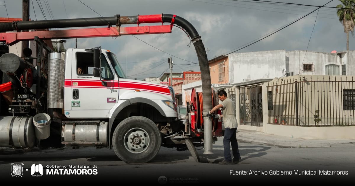 Presidente Municipal impulsa trabajos de drenaje sanitario en el fraccionamiento Arboledas