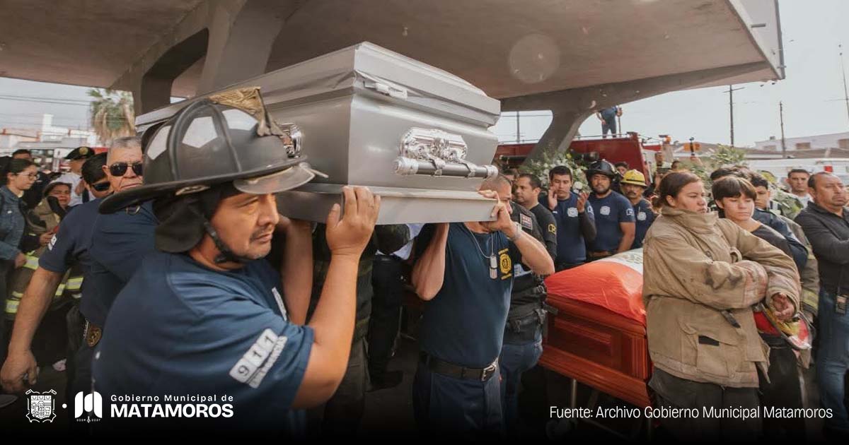 Gobierno de Beto Granados rinde honores y último adiós a bomberos caídos en el cumplimiento de su deber