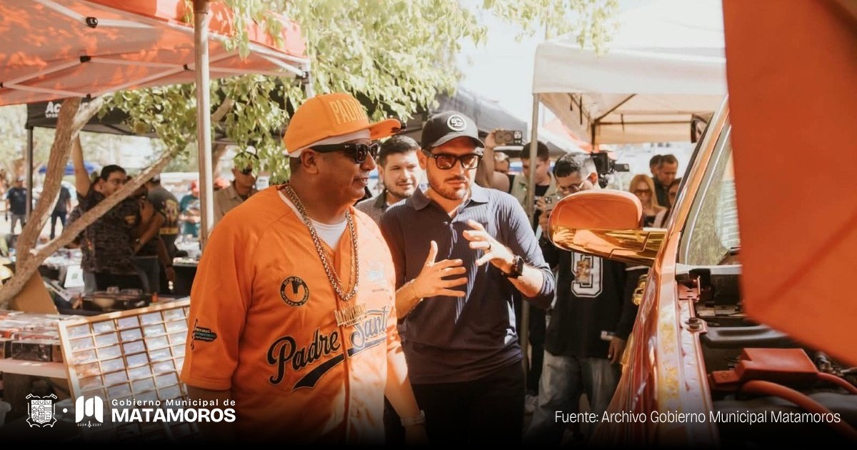 Funden emprendimiento y pasión automotriz en el Parque Olímpico con el Mercadito Puerta México y Padre Santo Car Show